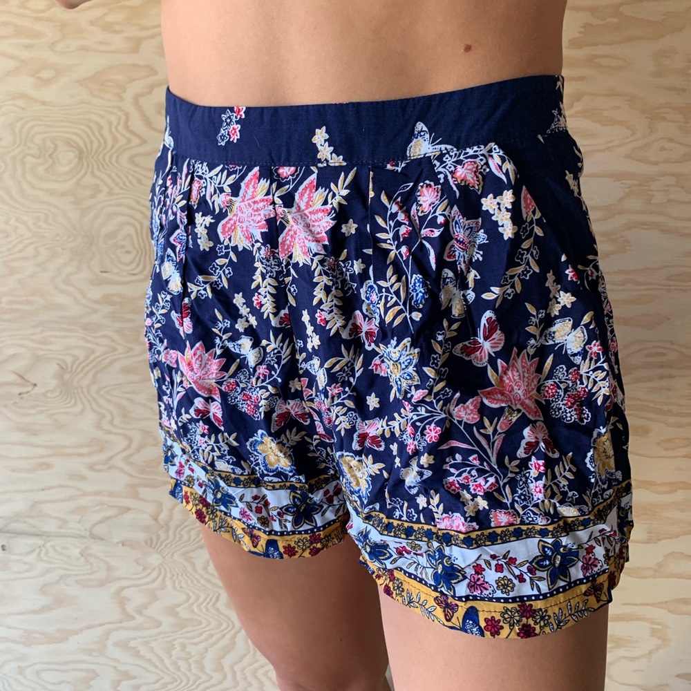 Printed high waisted shorts